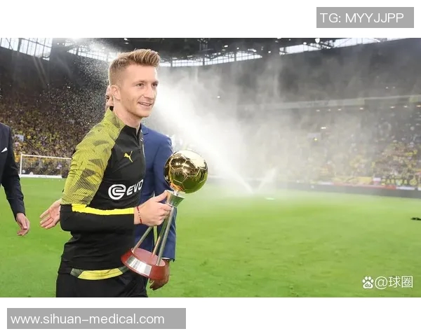 突发!多特蒙德宣布将离队,球迷不舍告别