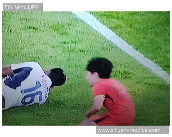 国足再次失利球迷情绪崩溃 社交平台瞬间炸锅网友热议怒怼不满情绪爆发